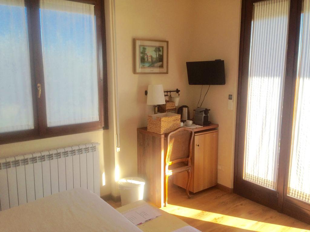 Dal Generale Hotel Moniga del Garda Стая снимка